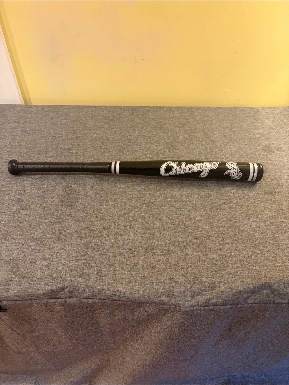 1993 Chicago White Sox hollow plastic souvenir bat vintage